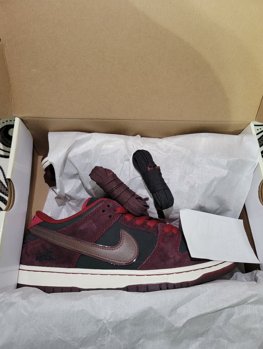 Nike SB Dunk Low "Riot" - Picture 8 of 8